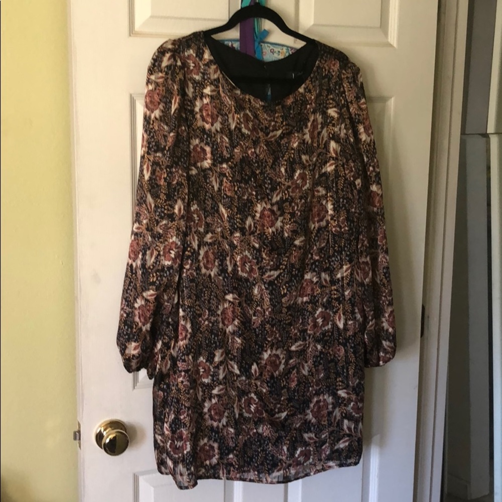 NWT Lulu’s floral chiffon shift dress